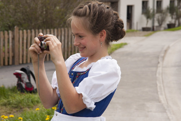 Entdecke unsere zauberhaften Kinderdirndl.