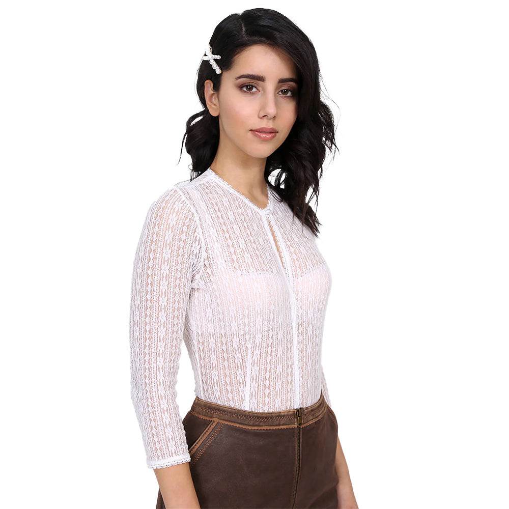 rendiger Body in hellem Ecru mit feiner Spitze, schlicht und elegant geschnitten, geeignet als vielseitiges Oberteil für verschiedene Trachten- und Freizeitstyles.