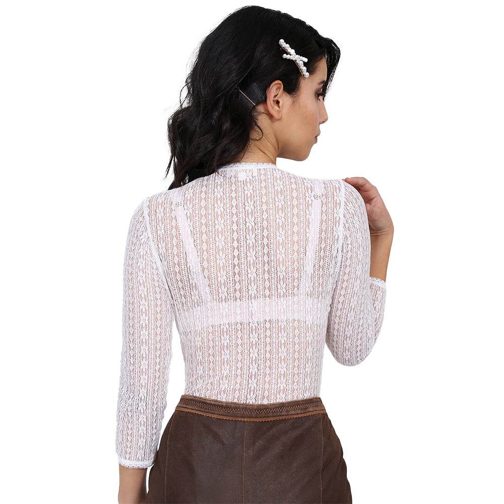 rendiger Body in hellem Ecru mit feiner Spitze, schlicht und elegant geschnitten, geeignet als vielseitiges Oberteil für verschiedene Trachten- und Freizeitstyles.