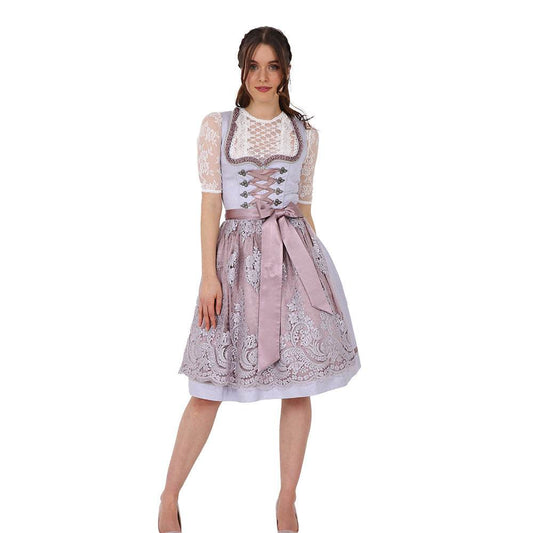 Zweiteiliges Dirndl in Grau mit Rosé- und Fliedertönen, herzförmigem Miederausschnitt, mittigem Reißverschluss und Schnürung; der Rock mit einheitlichem Muster und darüber eine zarte Spitzenschürze mit farblich abgestimmtem Unterstoff.