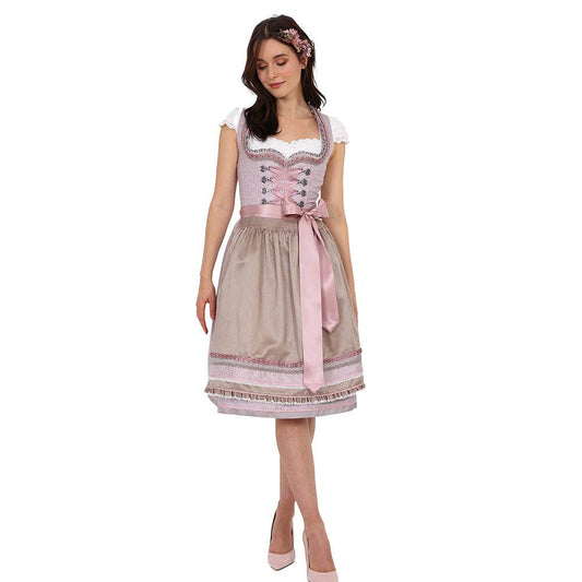 Zweiteiliges Dirndl in Beige-Rosé mit herzförmigem Mieder, mittigem Reißverschluss und Schnürung, dezentem Muster im Hauptstoff, unifarbener Schürze und Rüschen am Ausschnitt.