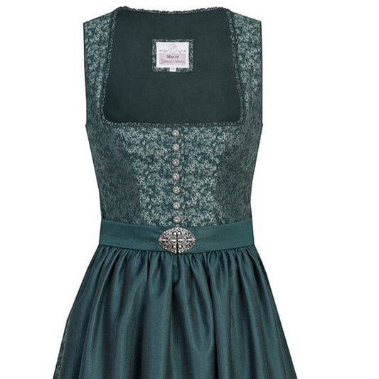 Elegantes zweiteiliges Dirndl in tannengrün mit floral gemustertem Mieder und dekorativer Knopfleiste. Die Schürze ist mit einer passenden Schließe versehen, die das Gesamtbild stilvoll abrundet.