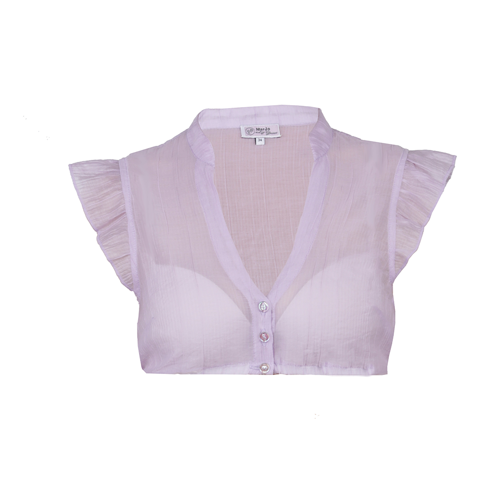 Romantische Dirndlbluse mit femininem Schnitt, Rüschenbesatz und verspielten Flügelärmeln – perfekt für sommerliche Trachtenlooks.