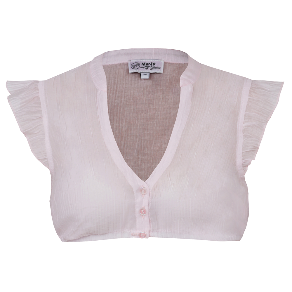 Romantische Dirndlbluse mit femininem Schnitt, Rüschenbesatz und verspielten Flügelärmeln – perfekt für sommerliche Trachtenlooks.