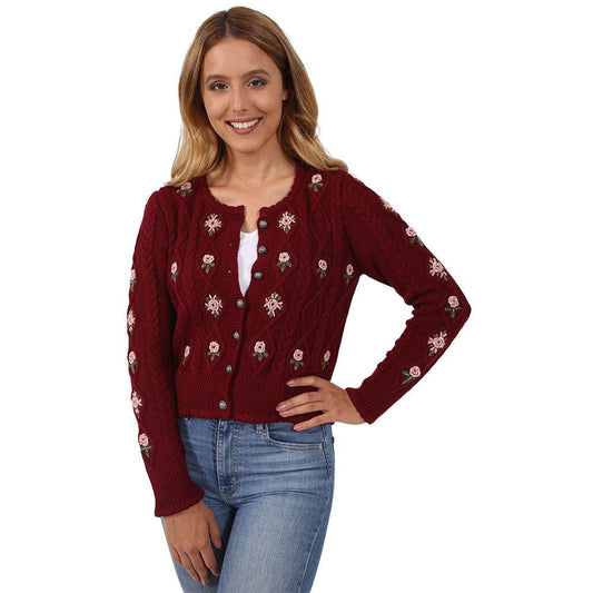 Bordeauxrote Trachten-Strickjacke mit liebevollen Details, locker geschnitten und vielseitig kombinierbar, ideal zu Dirndl, Rock, Jeans oder Lederhose.