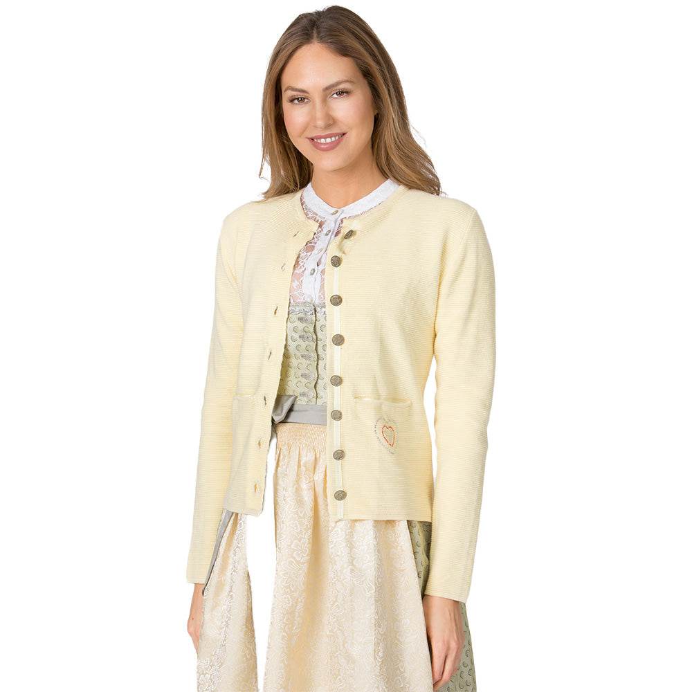 Gelbe Trachten-Strickjacke mit Rippstruktur, Edelweiß-Knöpfen und Strassverzierung an der Eingriffstasche, locker geschnitten und modisch gestaltet.