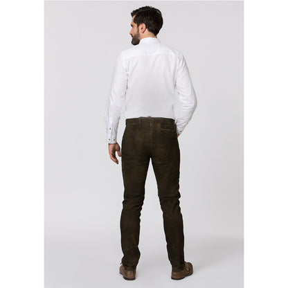 Lange Trachtenlederhose in edler Hirschoptik aus Wildbock-Ziegenleder mit traditionellen Stickereien und Hornknöpfen – rustikal und hochwertig.