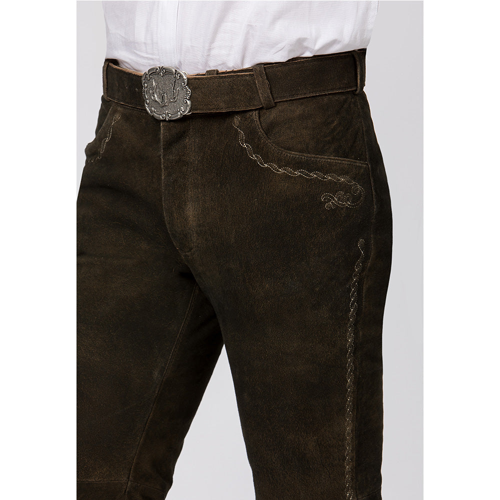 Lange Trachtenlederhose in edler Hirschoptik aus Wildbock-Ziegenleder mit traditionellen Stickereien und Hornknöpfen – rustikal und hochwertig.