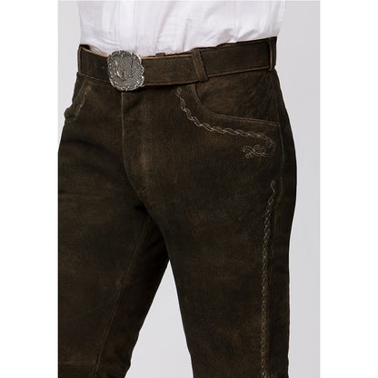 Lange Trachtenlederhose in edler Hirschoptik aus Wildbock-Ziegenleder mit traditionellen Stickereien und Hornknöpfen – rustikal und hochwertig.
