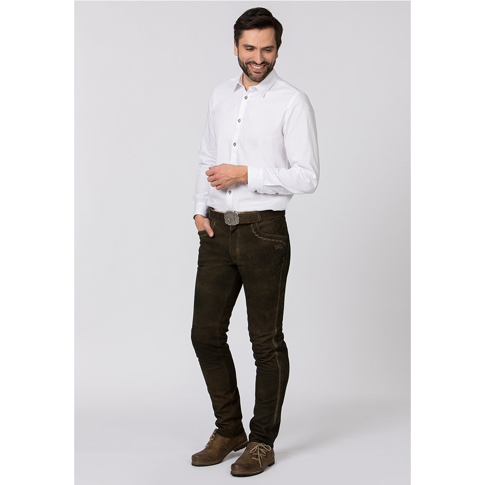 Lange Trachtenlederhose in edler Hirschoptik aus Wildbock-Ziegenleder mit traditionellen Stickereien und Hornknöpfen – rustikal und hochwertig.